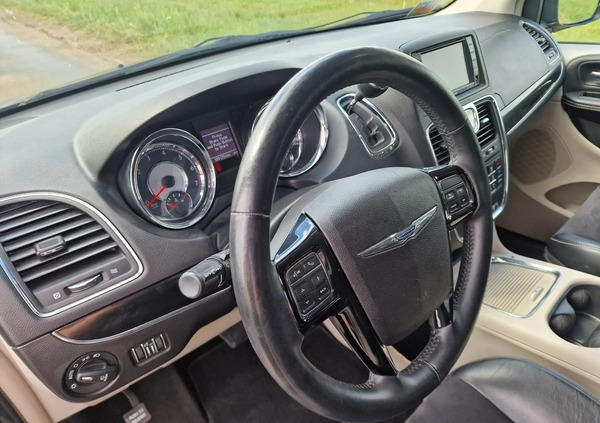Chrysler Town &amp; Country cena 66500 przebieg: 188888, rok produkcji 2014 z Siedlce małe 742
